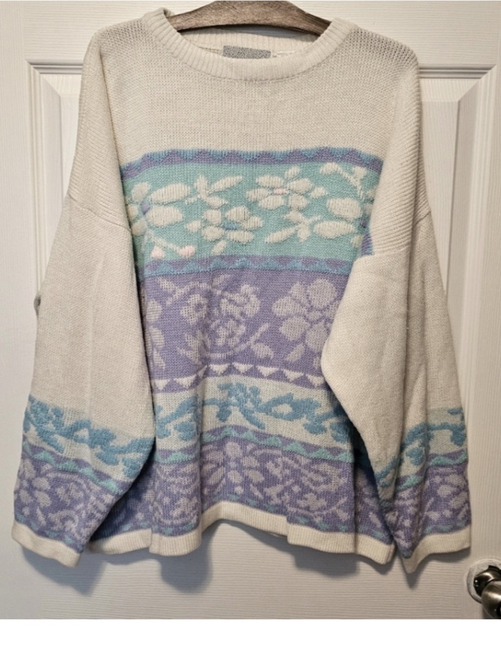 Vintage 90’s White Floral Pattern Crewneck Sweater